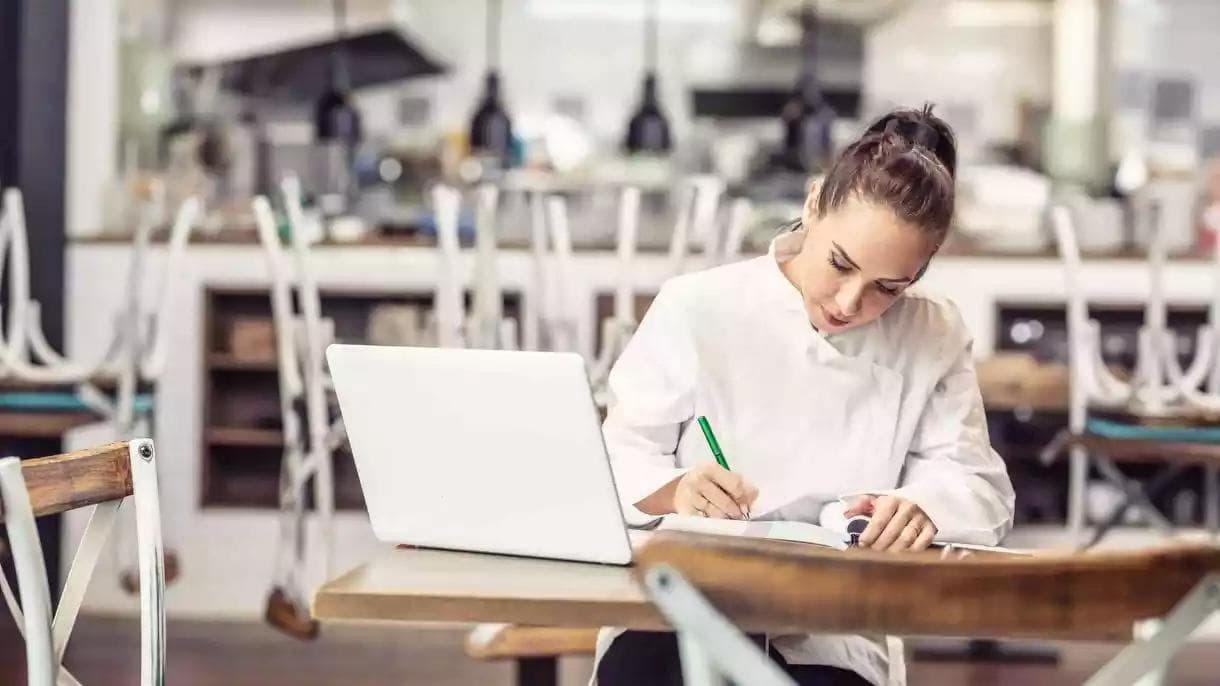 2023 Year-End Guide: Small Business Accounting Essentials